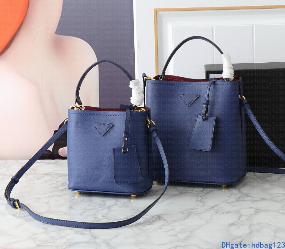 7A designer bag classic bucket bag palm print cowhide large capacity shoulder bag women's high-quality crossbody bag classic commuting bag