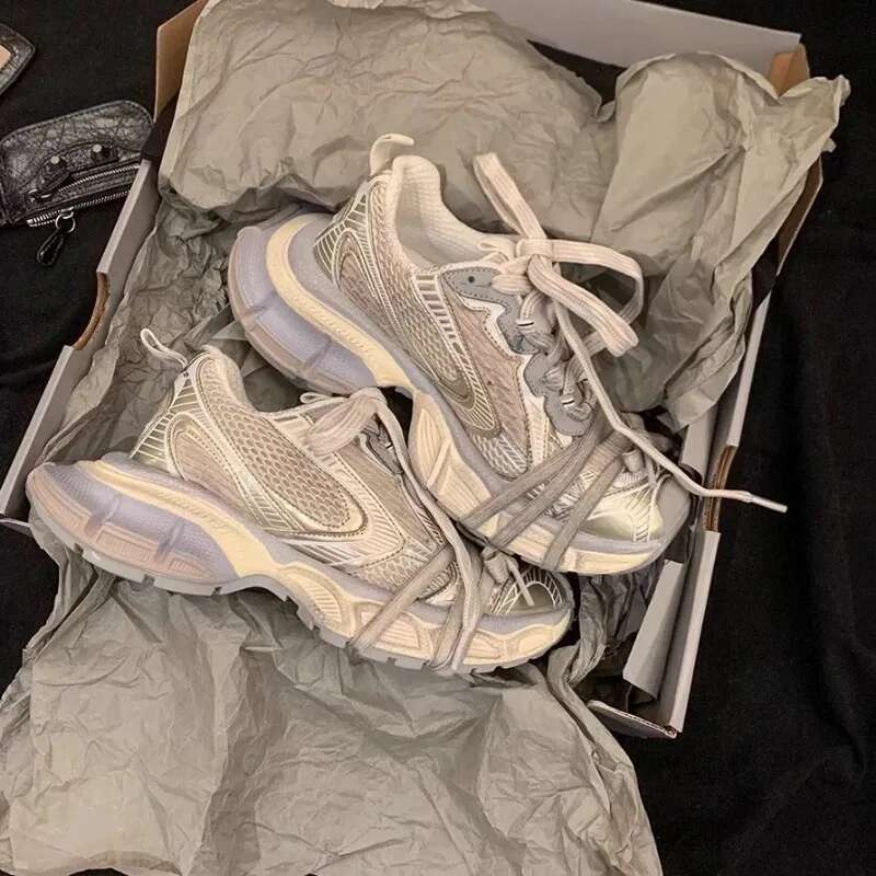 Designer Shoes 2025 New Light Luxury Fashion Shoes Women's Breathable And Comfortable Outdoor Walking Leisure Lace Up Sports Shoes Women's W