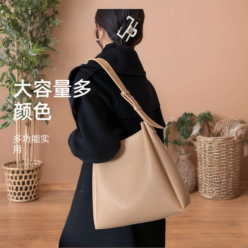 e1 High quality and large capacity shoulder bags, 2025 casual women's baozi mother tote bag