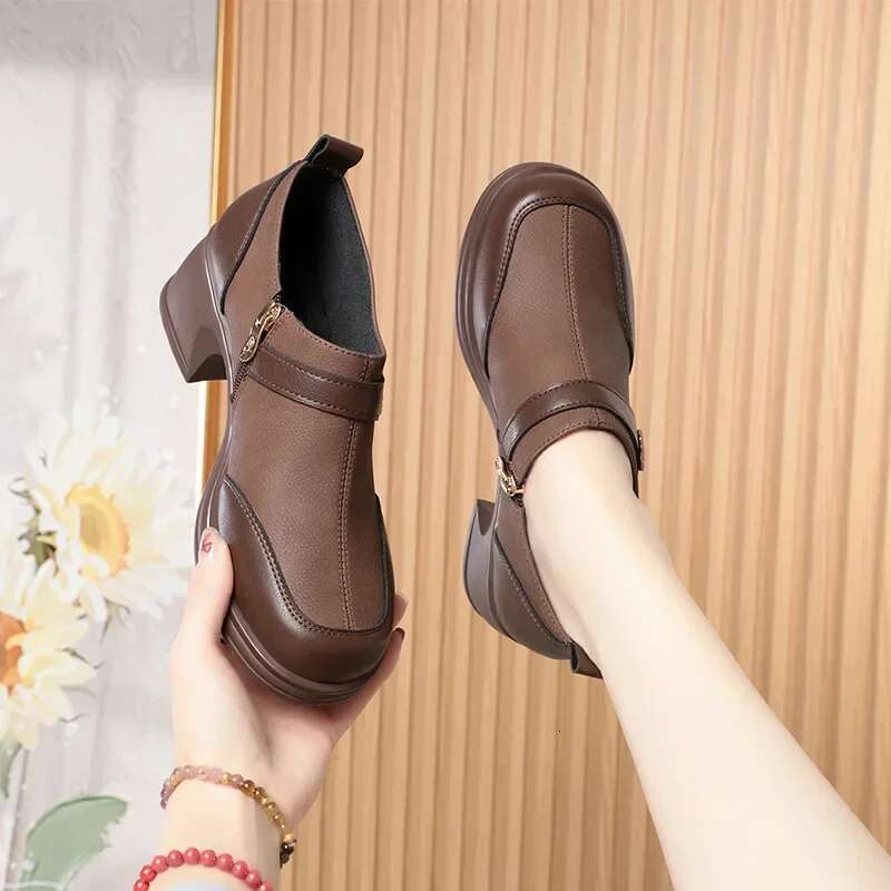 2025 Summer New Soft Smooth Women's Retro Dress Designer Fashionable Thick High Heels Thick Bottom Retro Brown Daily Shoes