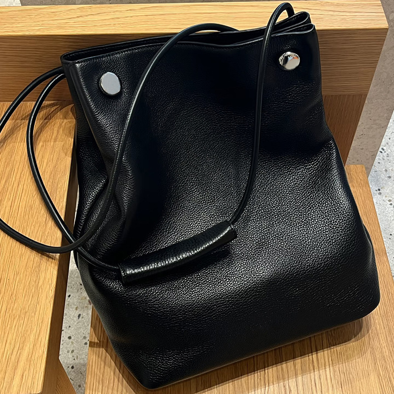 Instagram Influencer's Simple Versatile Style First Picture, Shoulder Underarm Women's Bag, Commuting 2025 Spring And Summer New