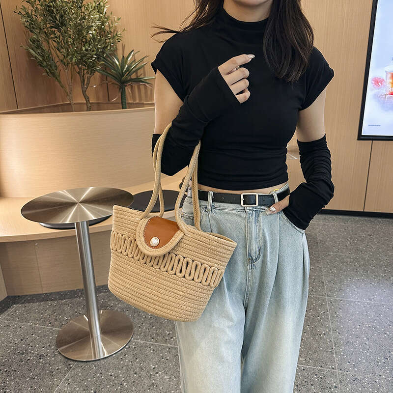 This year's popular minimalist silk scarf travel summer new woven vegetable basket trend hand-held single shoulder underarm women's bag