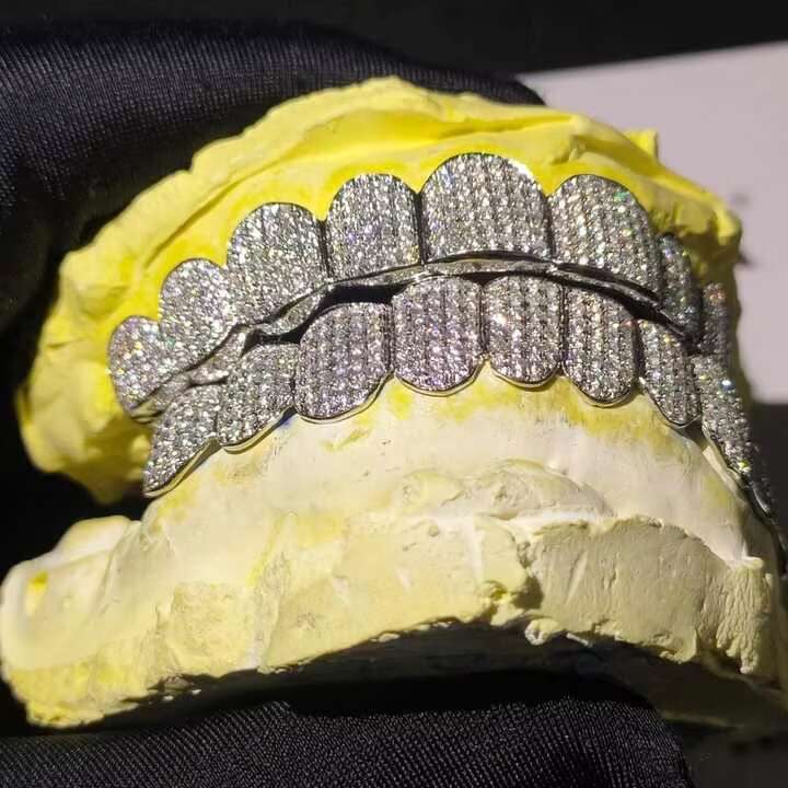 Custom Rapper Moissanite S925 Silver Teeth Grillz Silver Diamond Bling Tooth Grills for Men Women High-End Jewelry Pass Test