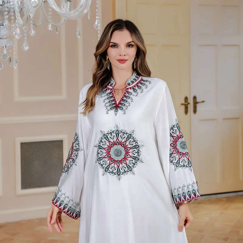 Dongdumaoyi Nieuwe Moslim Gewaad Midden Oosten Dubai Geborduurde Vrouwen Licht Luxe Avondjurk W