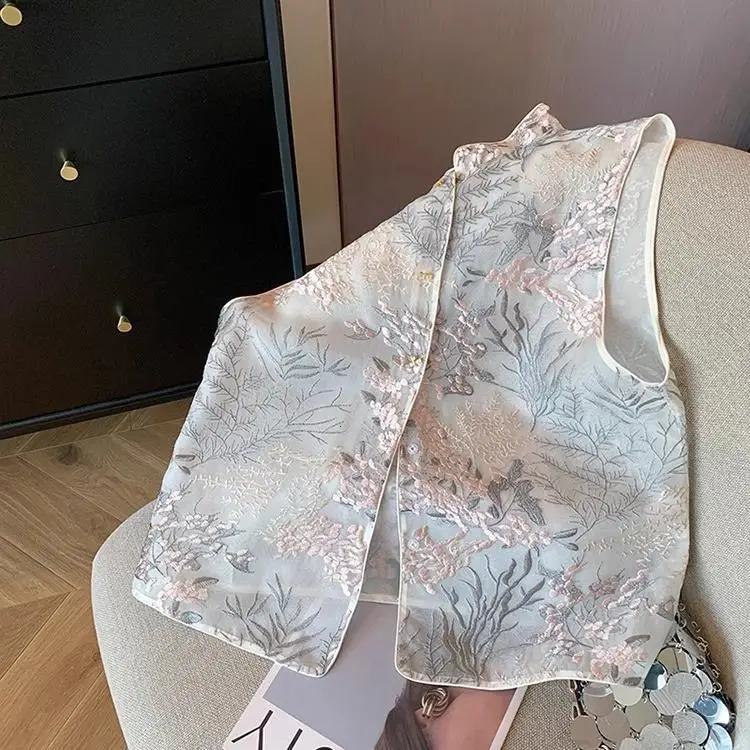 Light Cloud Color Style Chinese fashion high-end niche vertical collarless sleeveless retro vest 250320