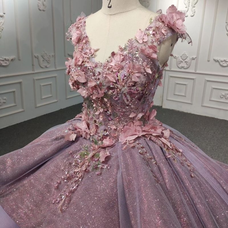 Lavender Shiny V Neck Quinceanera Dresses Crystal Beaded Sequin Appliques 3D Flower Cocktail Party Birthday Dress vestidos de 15 anos Sweet 16 Dress