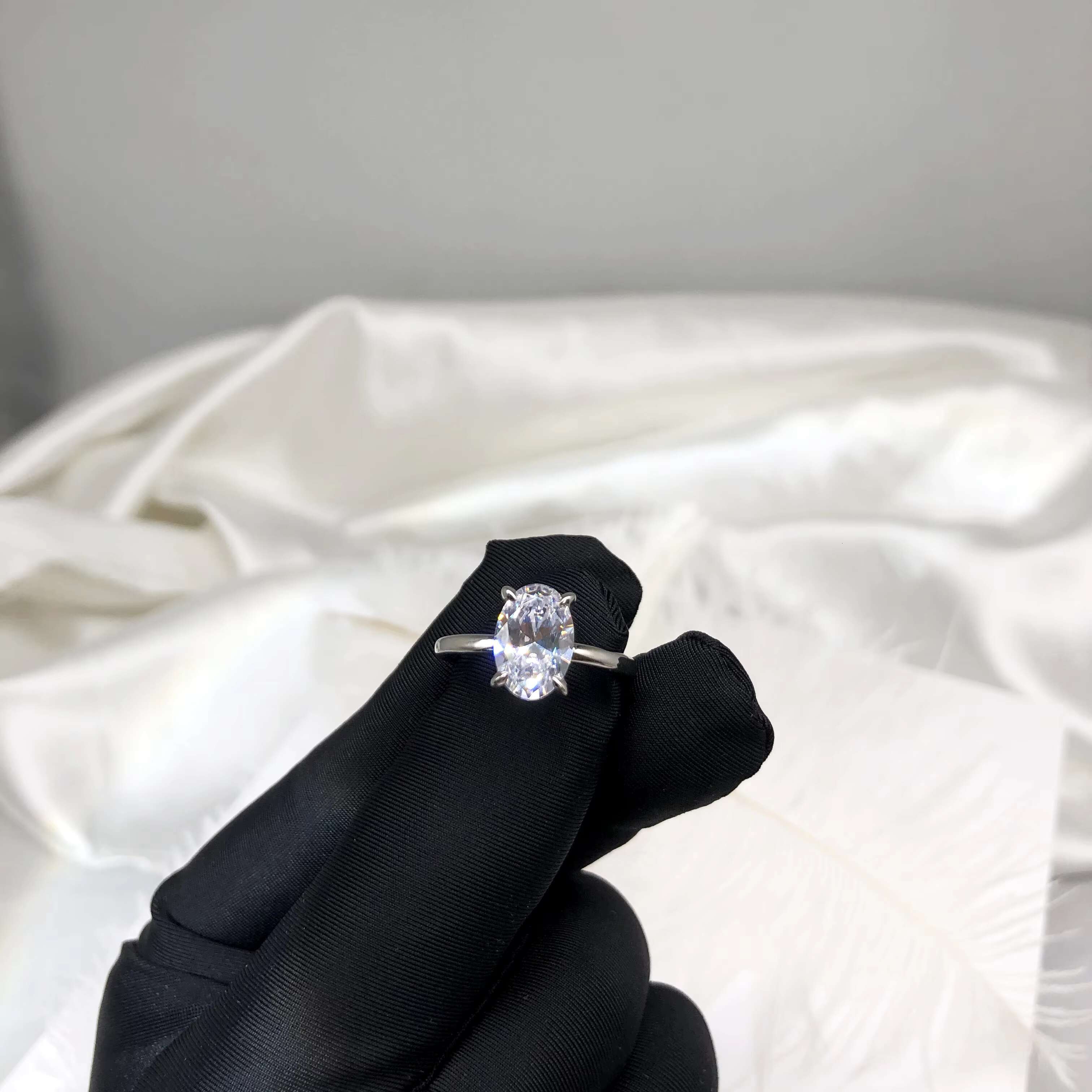 Custom Wholesale Designer Jewelry Engagement Wedding Oval Diamond 925 Sterling Silver Gold Ring for Women