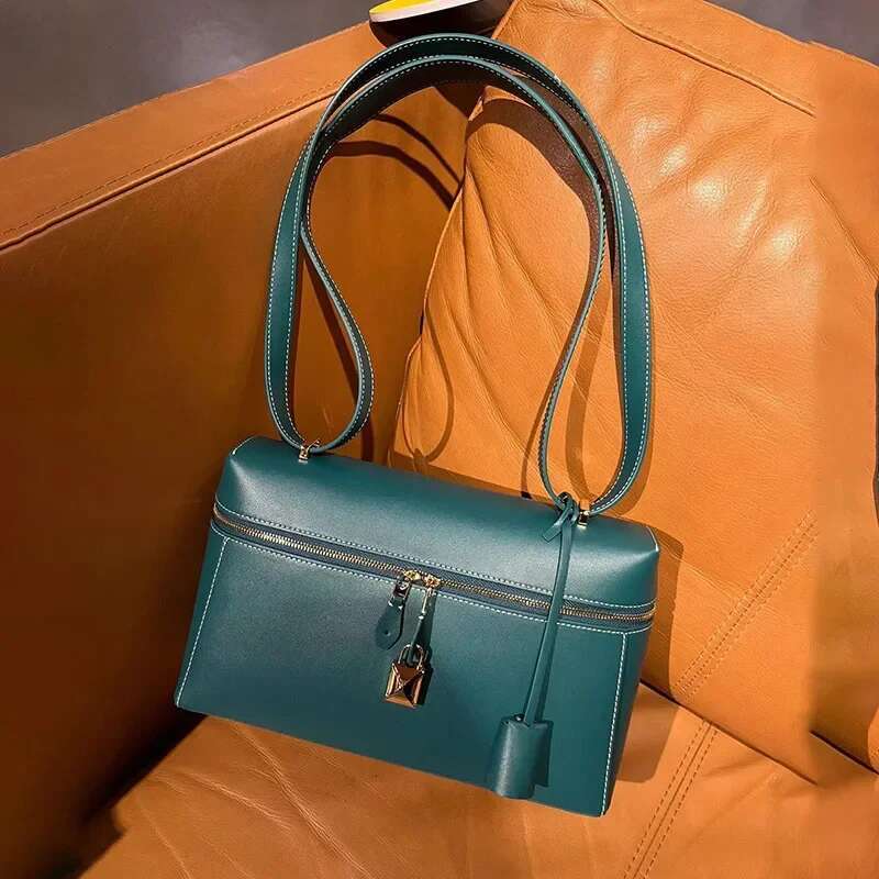 Light Fashion Casual Large Capacity Slanting Cross Handbag Shoulder Versatile Retro Cowhide Lage New Lunchbox Bag