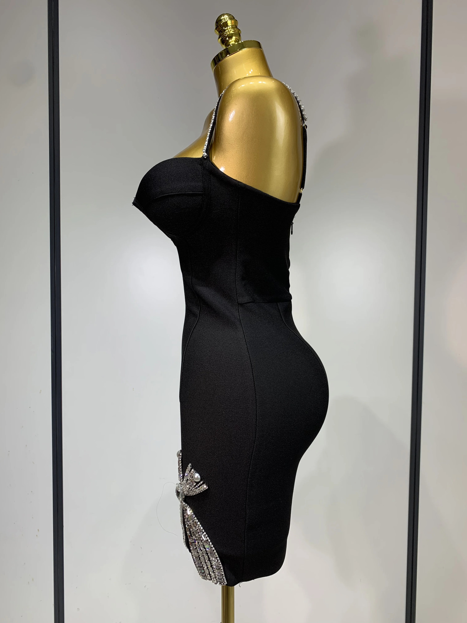 Womens Celebrity Sexy V-neck Beaded Black Mini Body Bandage Dress Knitted Elegant Nightclub Party Dress 250322