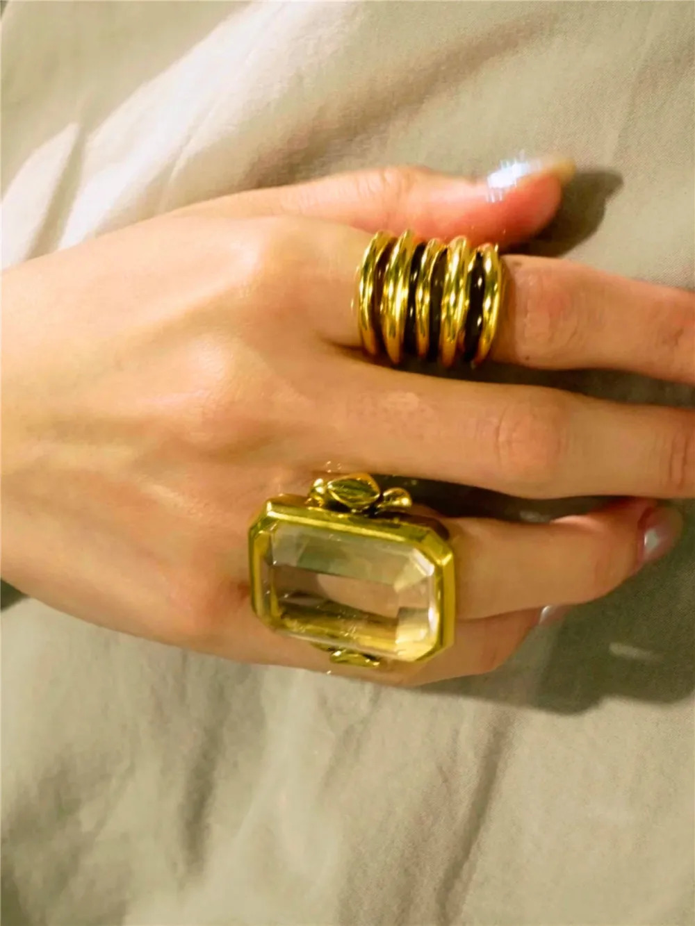 Fashion Square Natural Stone Crystal Ring Gold Womens Brass Jewelry European and American Light Gift 250322
