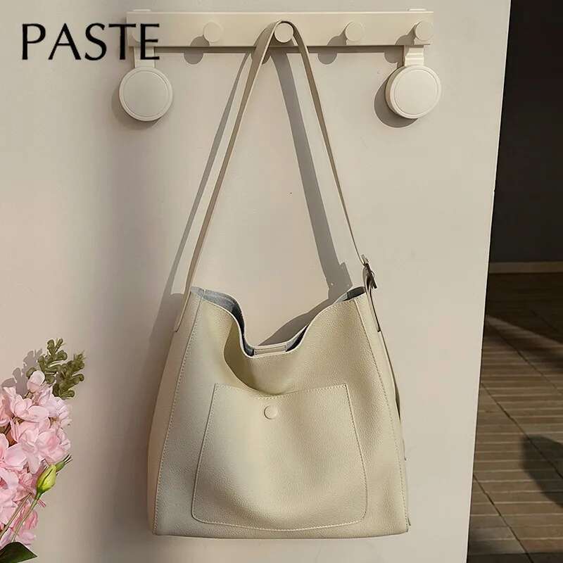 Hot Sale 2025 Beige All-Match Large Capacity Commuter Tote Genuine Cow Leather Women Shoulder Bag Outside Pocket Design Handbag