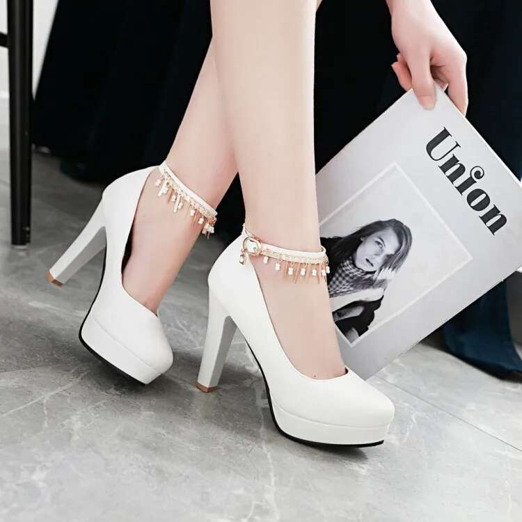 2025 Summer New Women's Designer Fashion High Heels Wrapped Toe Thick Sandals
