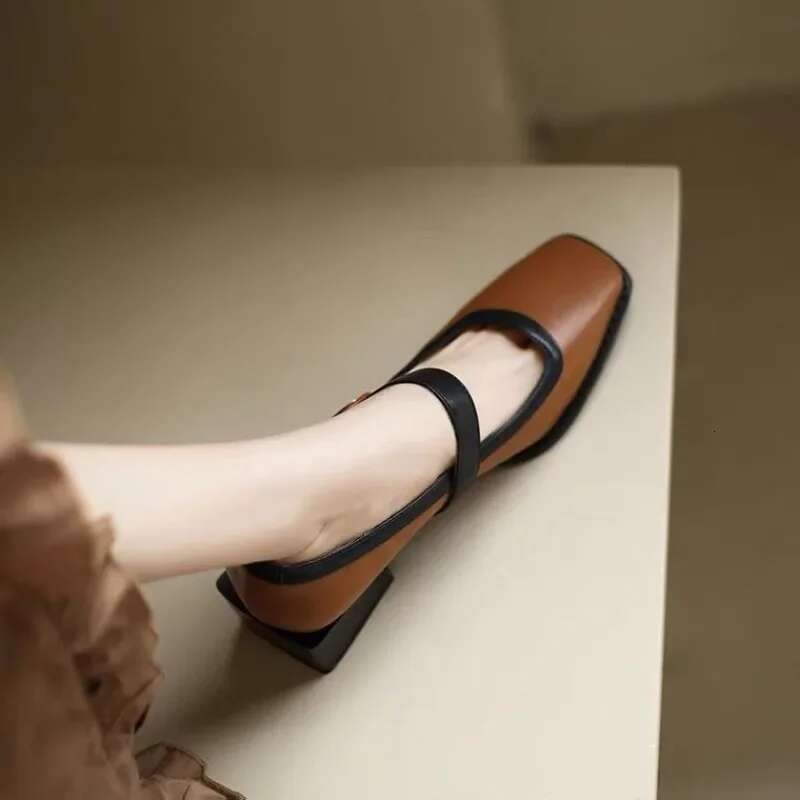 2025 Summer New Low Heel Shallow Mouth Single Button Shoes for Daily Commuting Multi functional Designer Fashion Square Heel Shoes