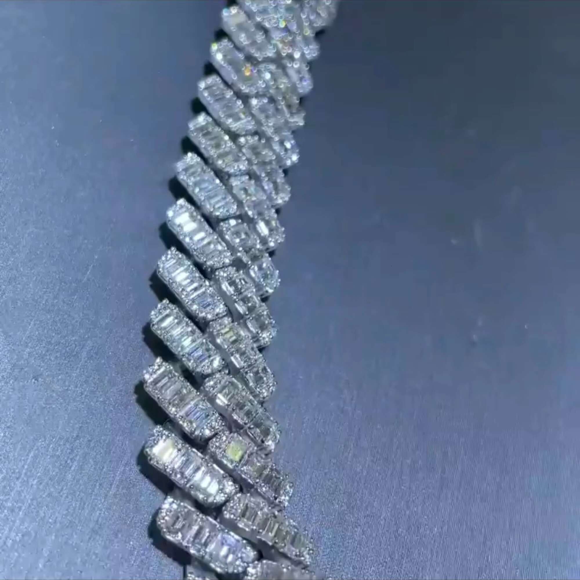 High Quality Customized 18 mm Cuban Link Moissanite Diamond Chain 925 Sterling Silver White Gold Diamond Chain