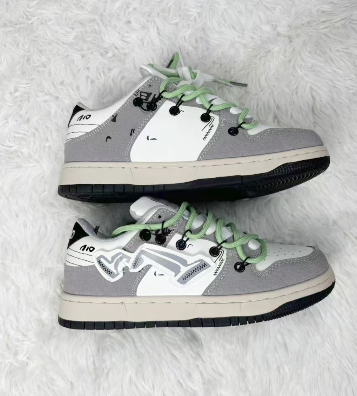 Designer Shoes New China Fashion Institute Style Red Outdoor Leisure Moral Training Shoes Men's And Women's Skateboarding Shoes