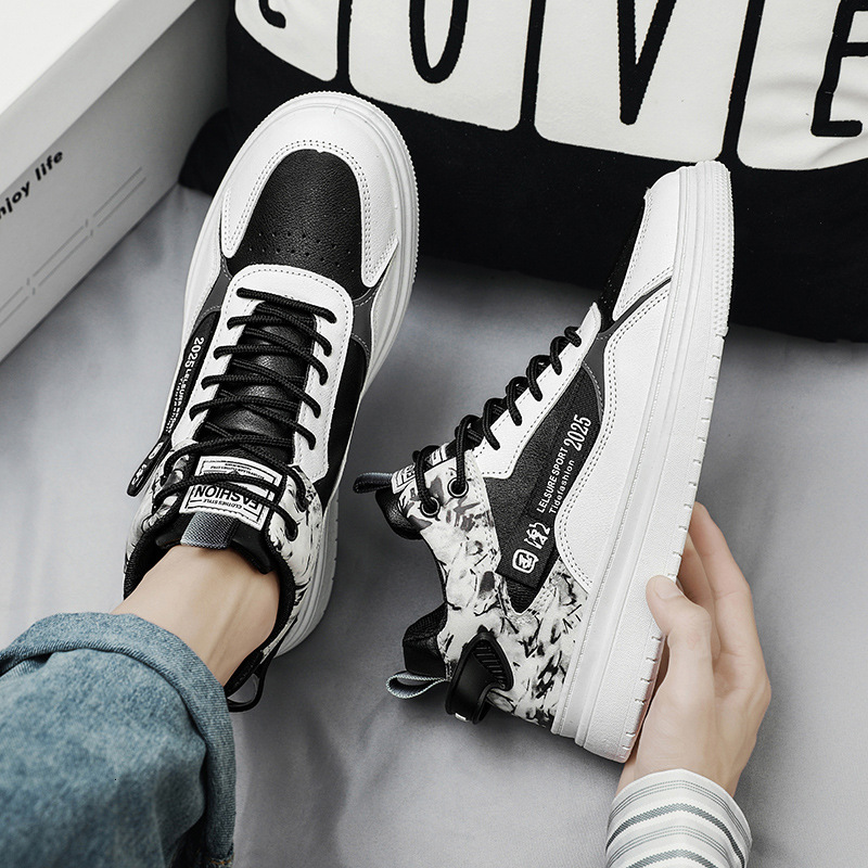 Designer Shoes Spring And Autumn Men's New Outdoor Sports Shoes Fashion Student Union Casual High Cut Thick Soled Shoes Men's White Shoes