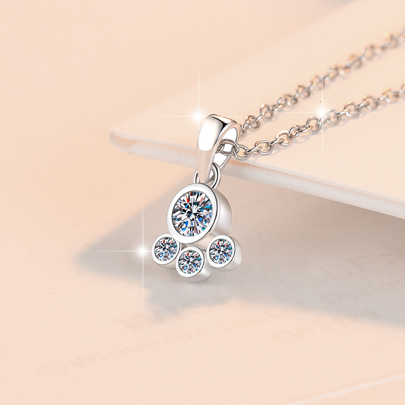 S925 pure silver necklace with cute and sweet bear paw moissanite pendant full body moissanite fashion jewelry