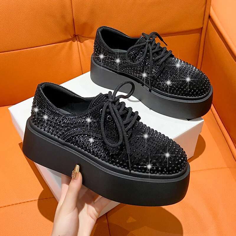 Designer Shoes 2025 Spring And Autumn Women's New Light Luxury Rhinestone Niche Design Lace Sports Fashion Breathable Casual Shoes Women's S