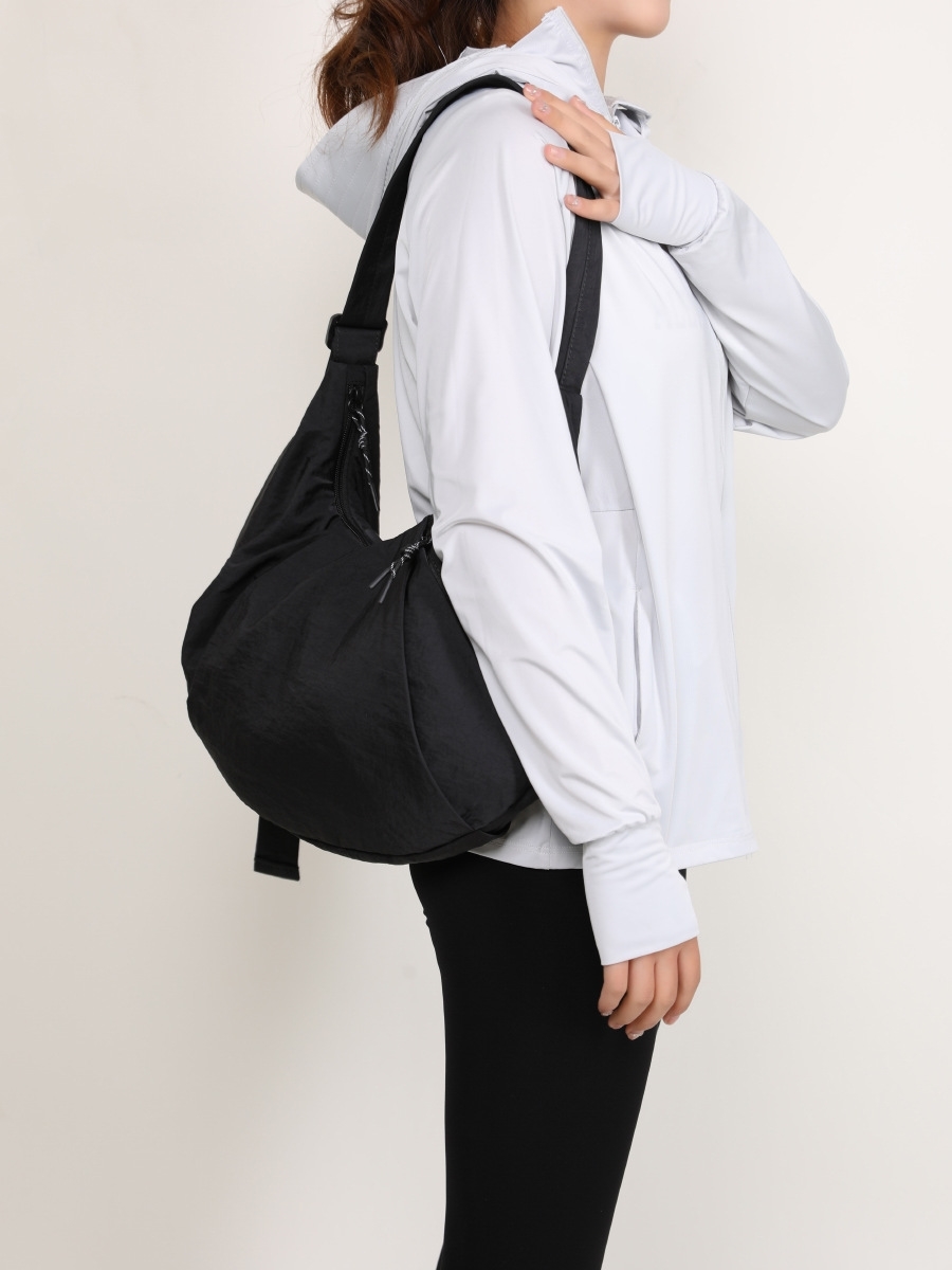 Pure color simple large capacity crossbody bag sports style nylon cloth dumpling bag
