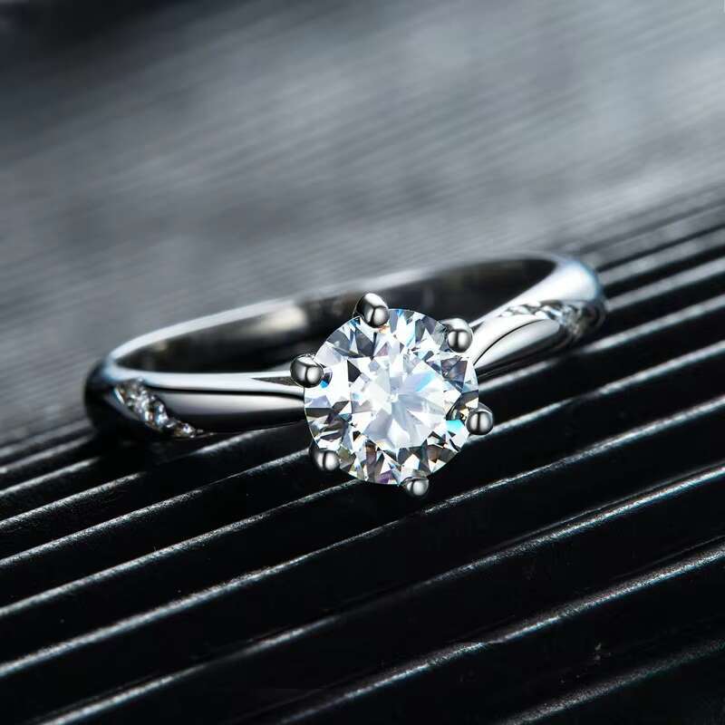 Hot Sale European and American Ins Style Fashion 1 Karat Moissanite Ring S925 Silver Proposal Wedding Ring Women Jewelry Gift