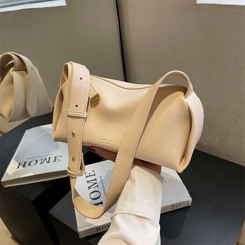 dc Women's niche texture underarm 2023 new pillow fashion shoulder western-style women's bag