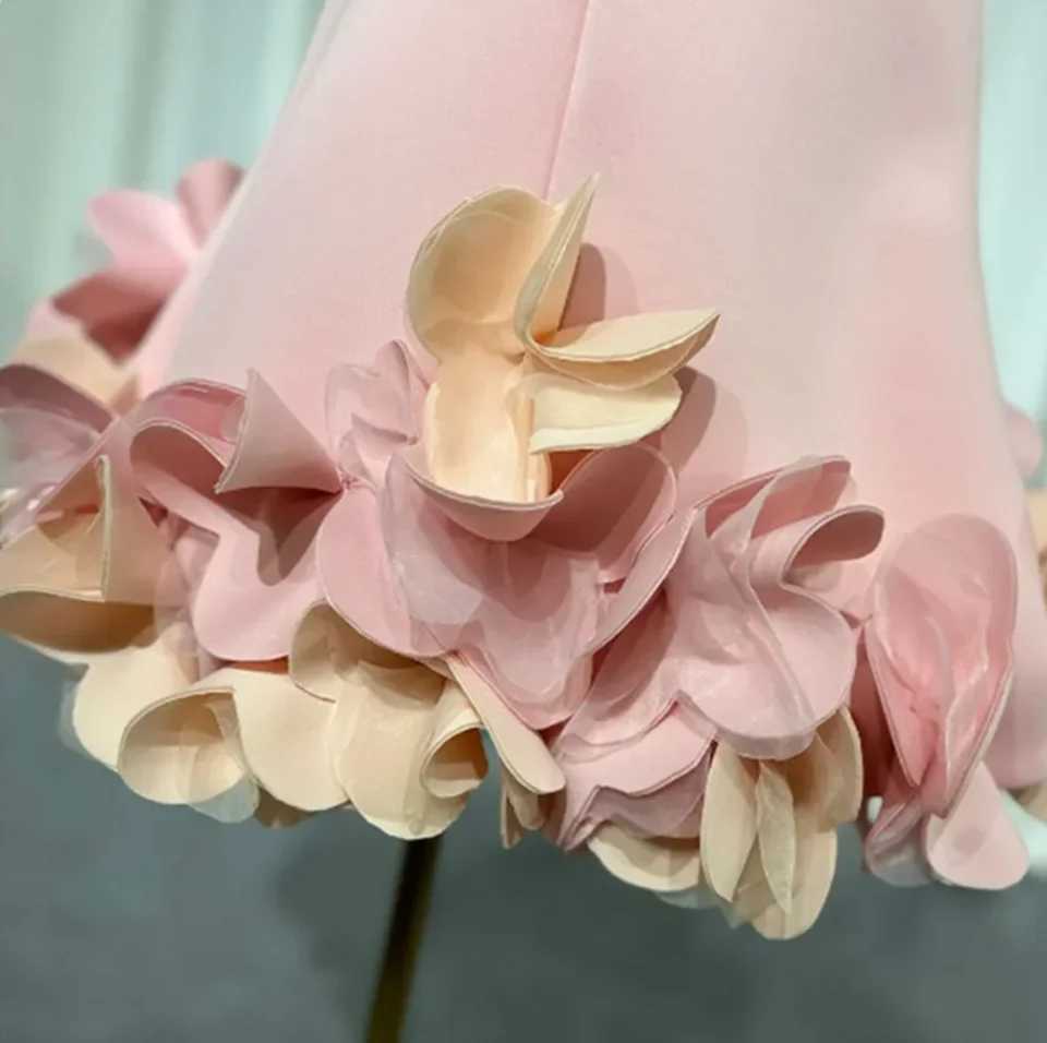 Tiered Unique Flower Girl Dresses for Wedding Point Pricing Girl Dress Knee Length Sleeveless Customization First Communion Dress 2025 W250326