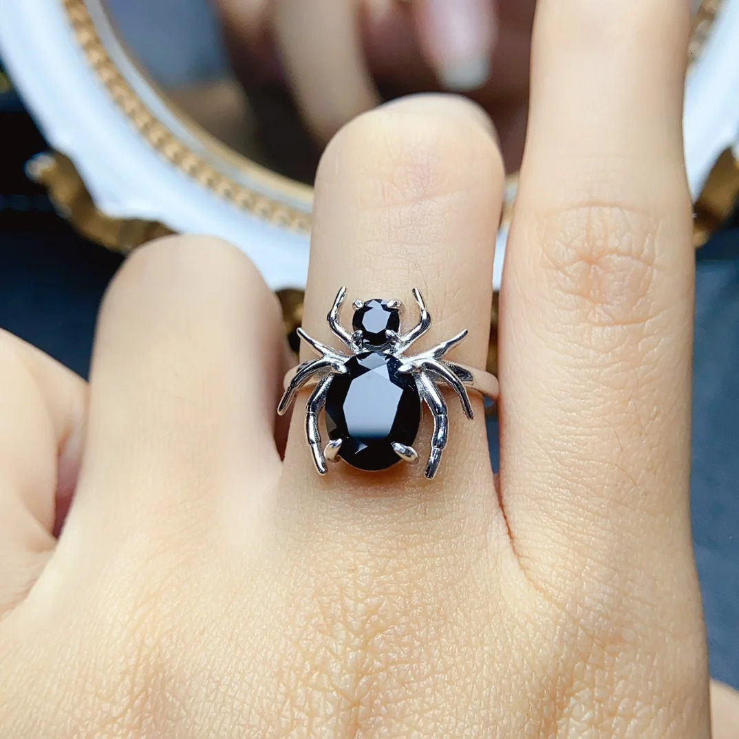 FS Fashion Real S925 Pure Silver 8 * 10 Natural Black Spinel Spider Ring with Certification Womens Exquisite Charm Jewelry 250322