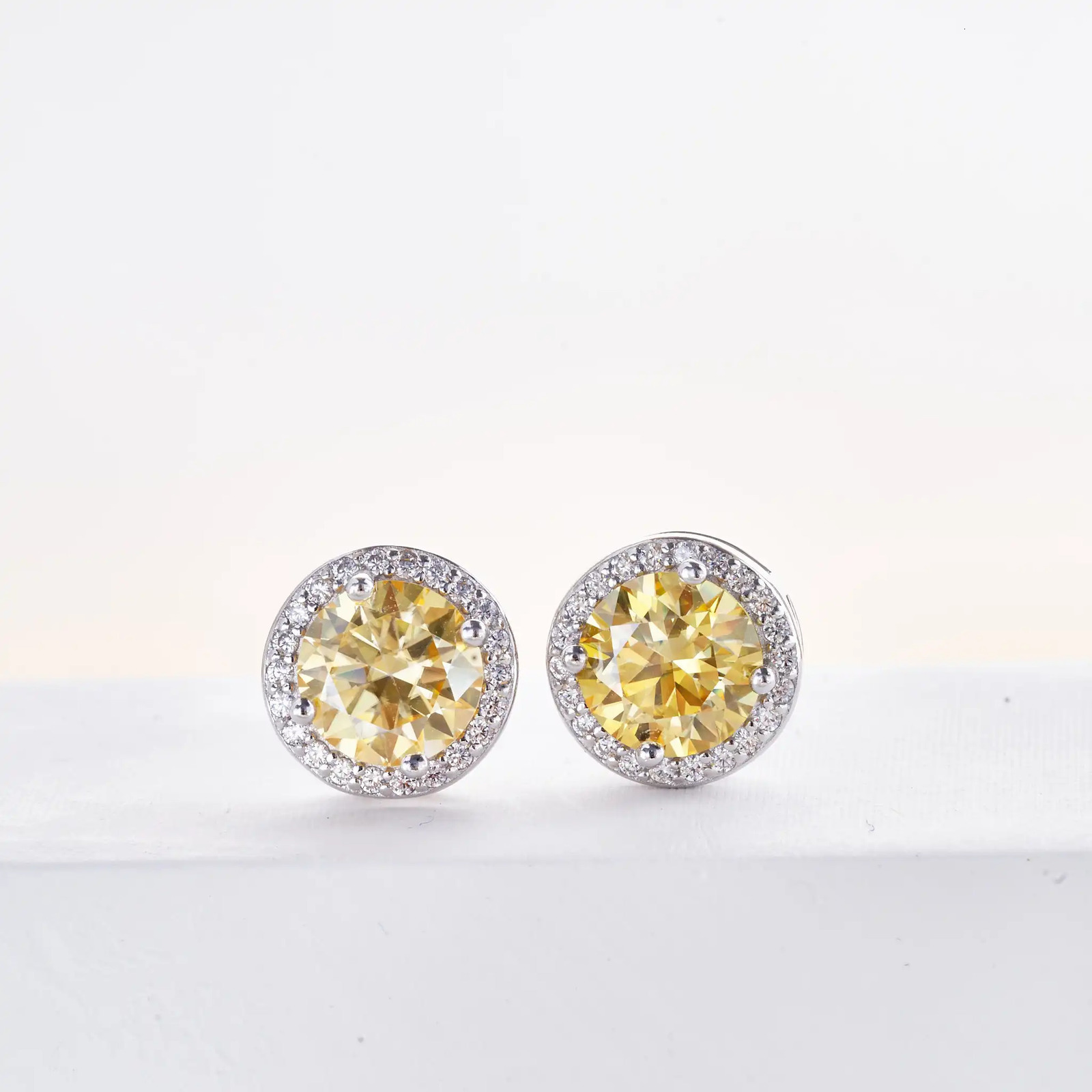 925 Sterling Silver 1 Carat Round Earrings Engagement Wedding Daily Work Party Travel Gift For Women 250318