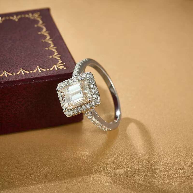 New Arrival 2Carat Halo Emerald Cut Moissanite 925 Sterling Silver Ring for Women Moissanite Wedding Ring Girl