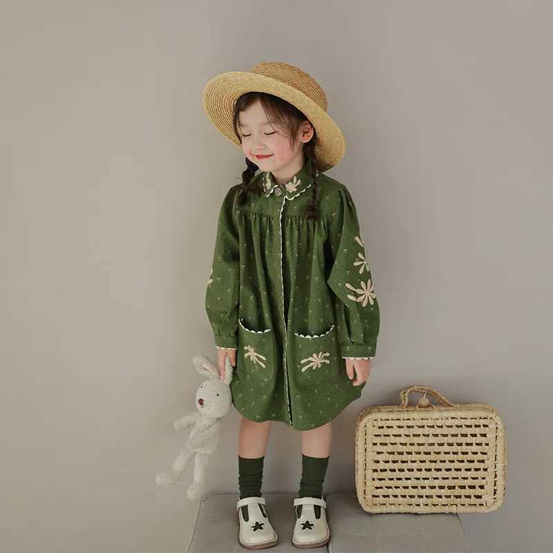 2023 New Autumn Girls Embroidered Polo Collar Floral Dress Childrens Comparison Edge Embroidery Tank Top Technology Trend W250326
