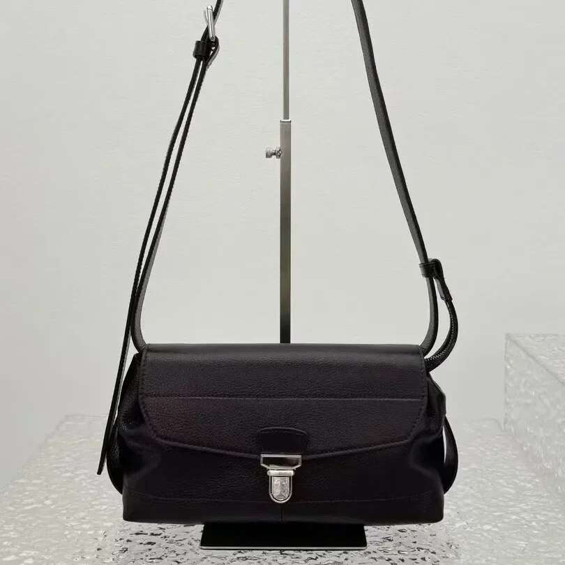 Original Light Niche Gear First Layer Cowhide Work Ladies Retro Shoulder Messenger Bag