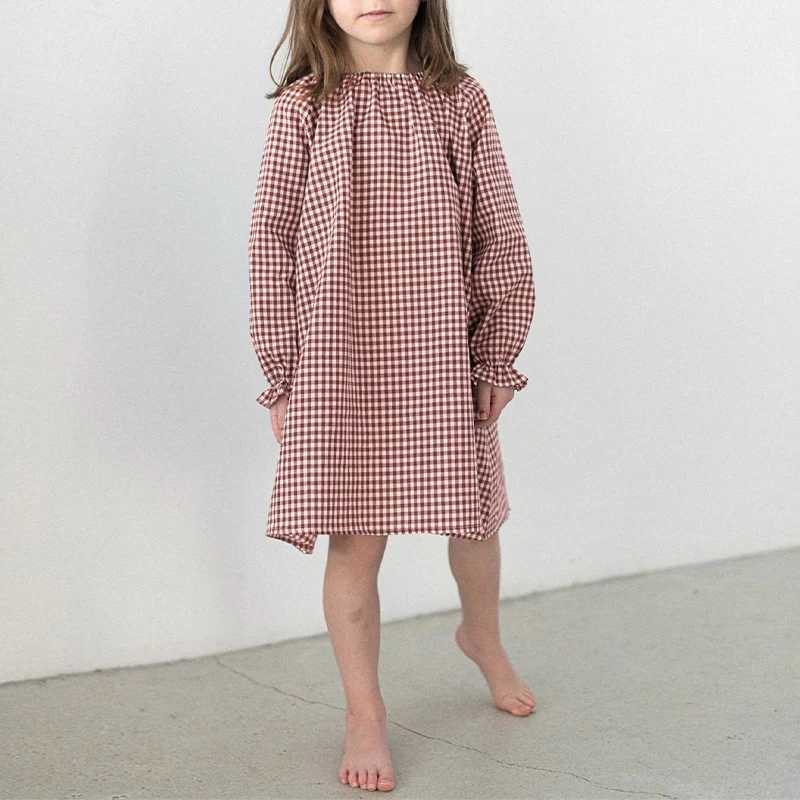 New cotton red checkered dress for spring 2024 suitable for girls cute double Gaussian long sleeved evening gown womens loose dress W250326