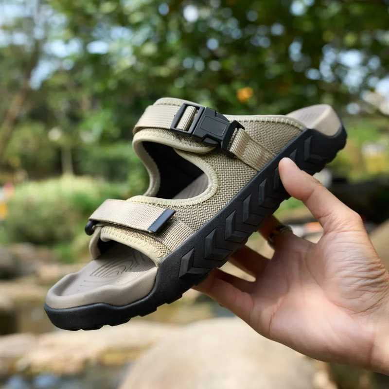 Mens sports slippers outdoor thick soled breathable slippers beach sandals summer casual shoes mens comfortable sandalsXJ250326