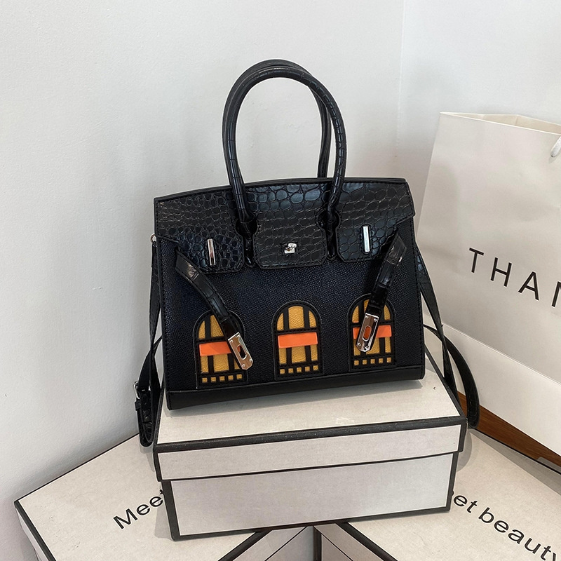 2025 Shipping 3 Free New Designer Fashion Commuter Small House Large Capacity Handheld Shoulder Bag diagonal cross bag for women