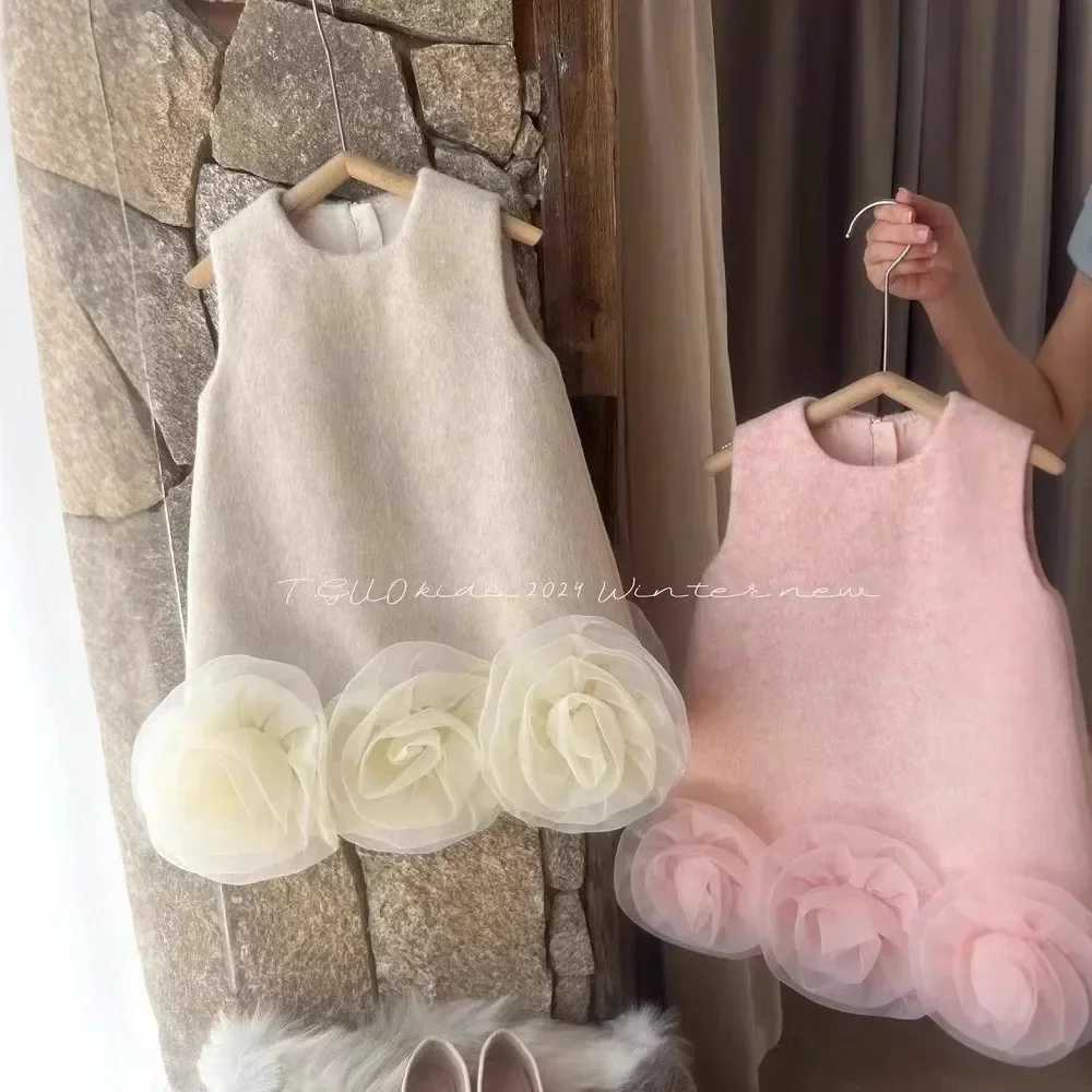 South Korean Sle fashion girls vest skiing 2025 autumn and winter new childrens Christmas and New Year coarse tweed skiing big flower dress W250326