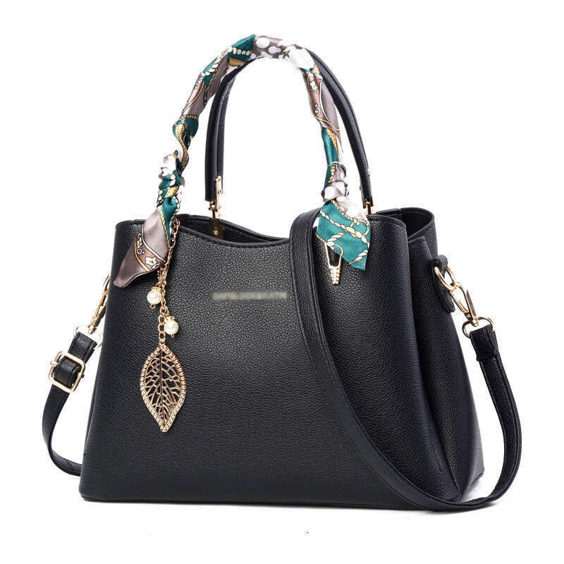Bride 2023 Mother's Day New Fashionable Women's Handbag Solid Color Large Capacity Shoulder Elegant Mom Bag