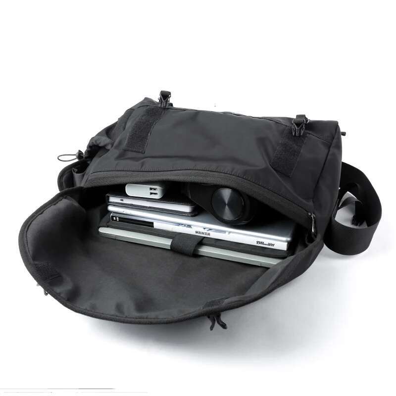 New Fashion Shoulder Light Weight Designer Messenger Bags For Men Large Casual Sg Male Anti Theft Crossbody Bag