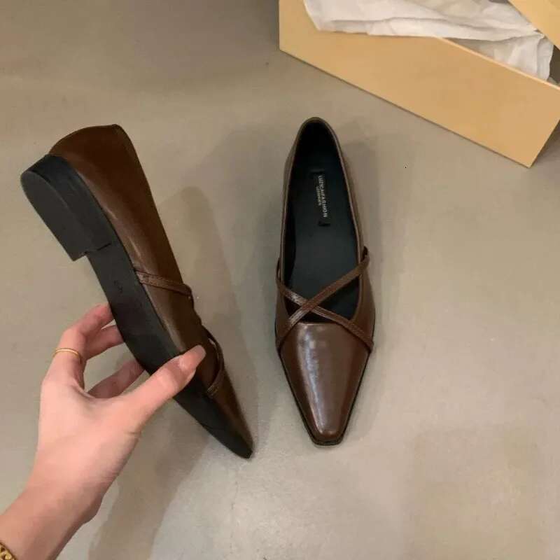 2025 Summer New Cross Belt Women's Pointed Dress Designer Fashion Flat Shoes Women's Red Soft Bottom Ballet Shoes