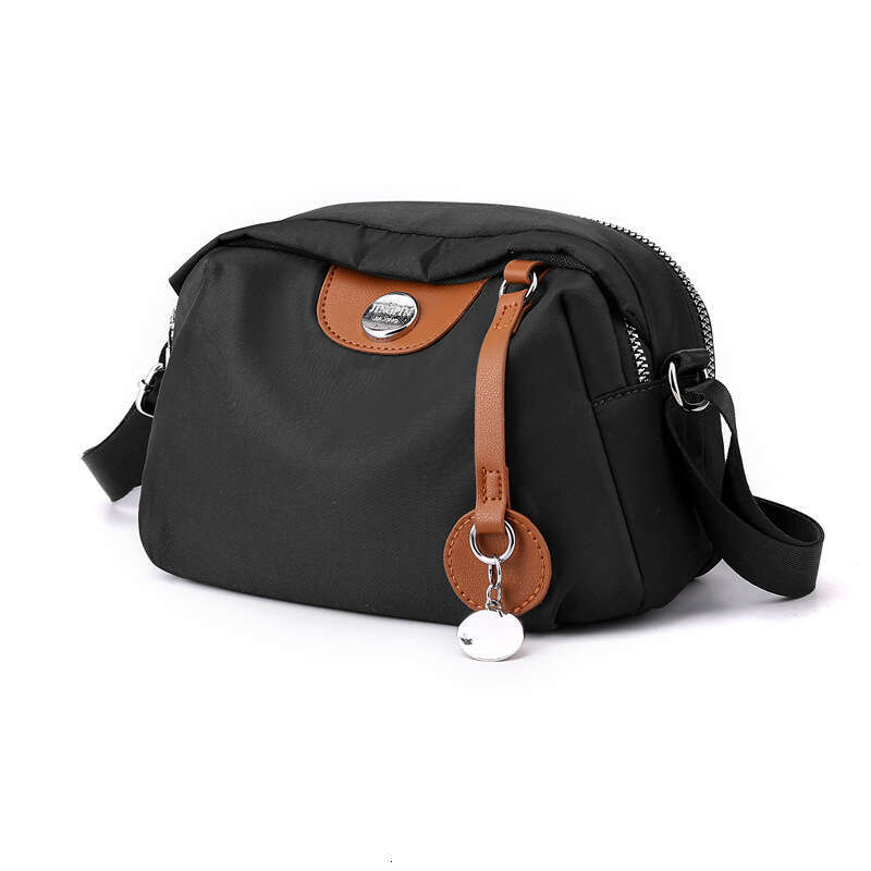 New Women's Nylon Shoulder Simple Contrast Color Large Capacity Crossbody Casual and Lightweight Middle aged Mom's Bag