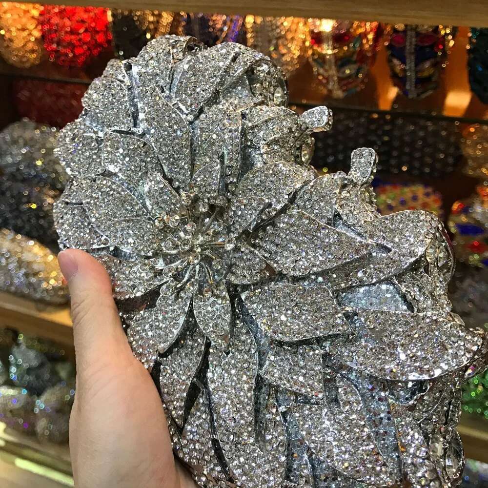 Mini Hollow Out Sier Minaudiere Clutch Wedding Crystal Women Handbags Bridal Dia Chain Shoulder Bag Fashion Party Purse