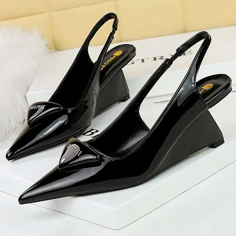 2025 Summer New Slope Heel Lacquer Leather Women's Designer Fashion High Heels Hollow Strap Women's Sandals Elegant High Heels
