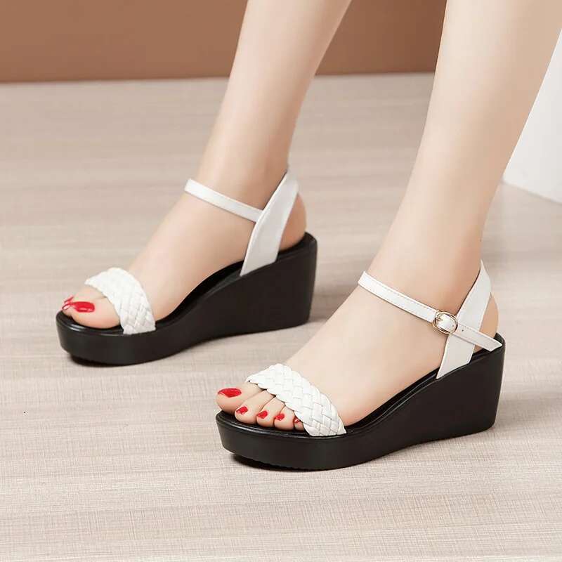 2025 Summer New Women's Leather Designer Fashion Wedge Sandals 6cm Middle Heel New Open toed Elegant Shoes