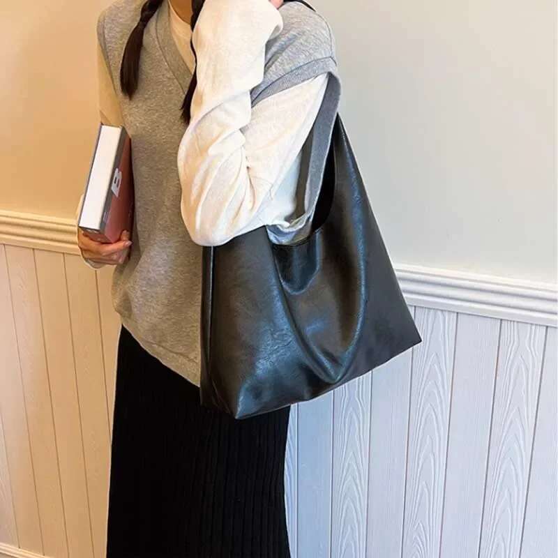 Lightweight PU Soft Leather Tote Large Capacity Women Big Shoulder Underarm Bag Hasp Closure Casual Style Commuting Bags