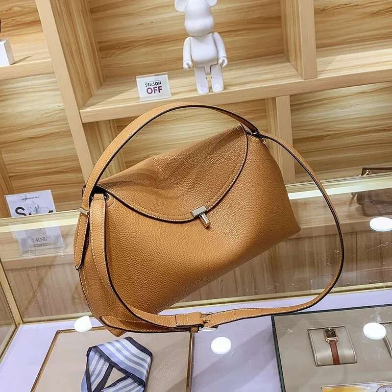 Women's 2025 New In Single Shoulder Pillow Soft Leather Commuter Large Capacity Handbag Designer Bag