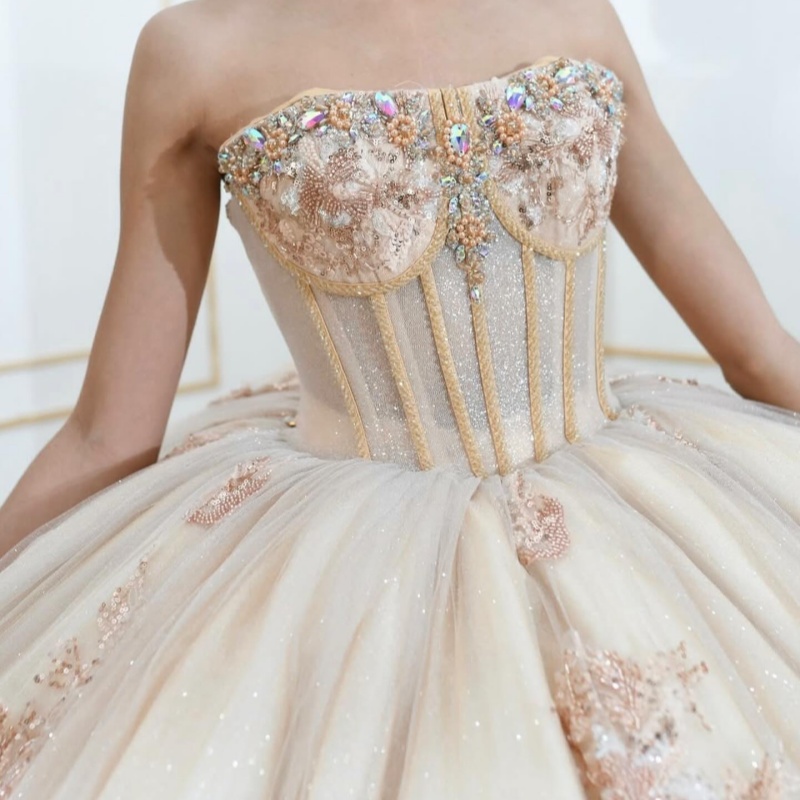 Light Champagne Shiny Quinceanera Dresses Off Shoulder Ball Gown Sweet 16 Dress Beads Appliques Birthday Party Vestidos De 15 Anos
