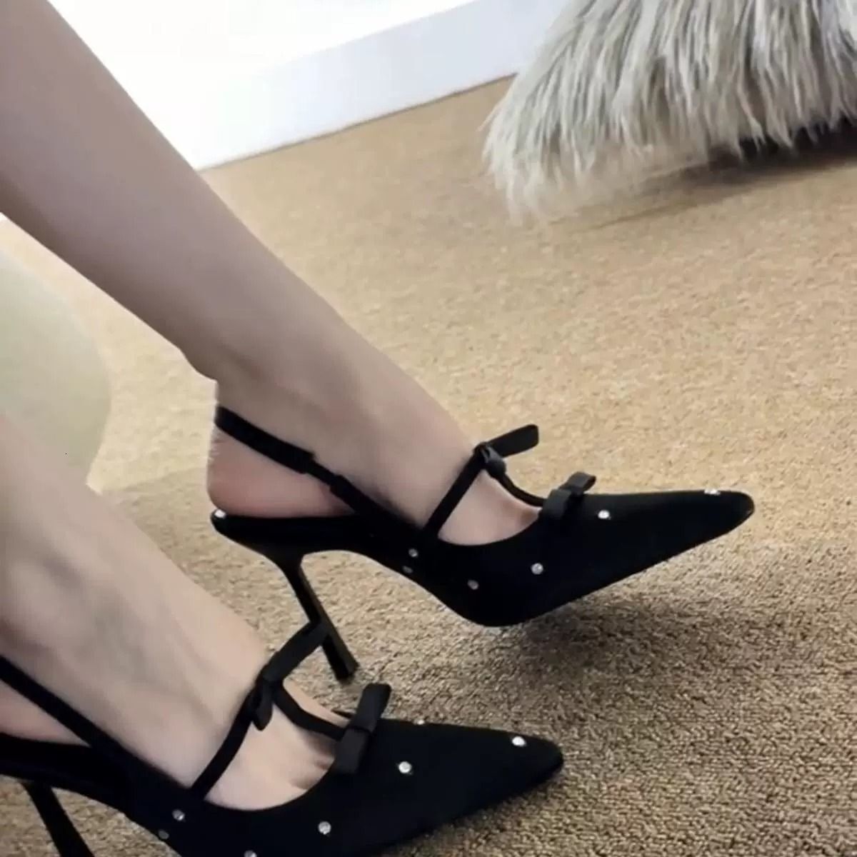 Sexy and stunning high heels for women in the spring of 2025, black bow style, socialite style, slim heels, pointed sandals, rhinestones