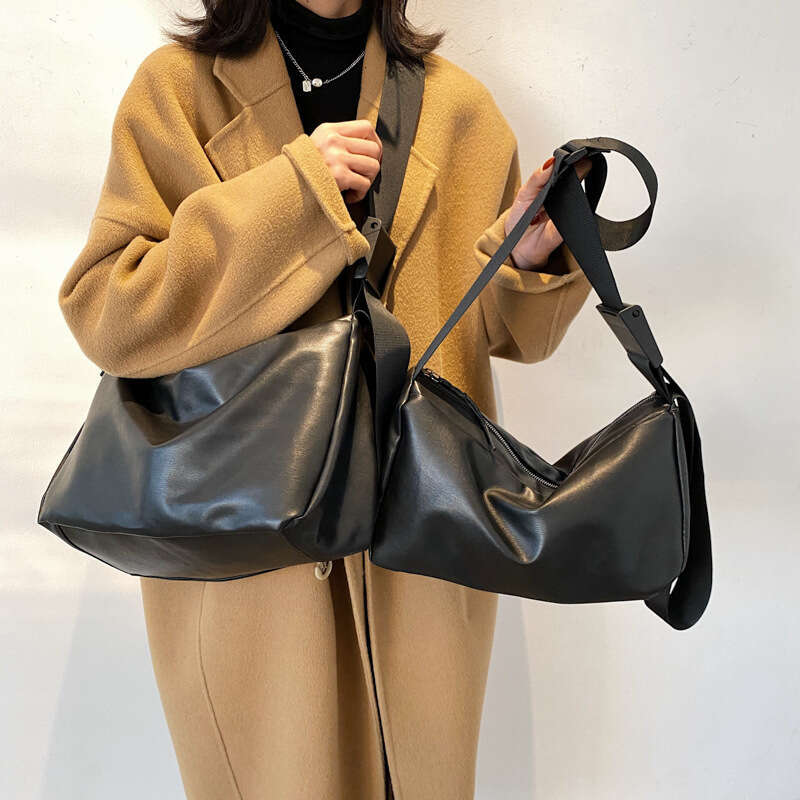 Crossbody men, trendy brand workwear, sports and fitness bag, casual ins, versatile, large capacity shoulder bag for women