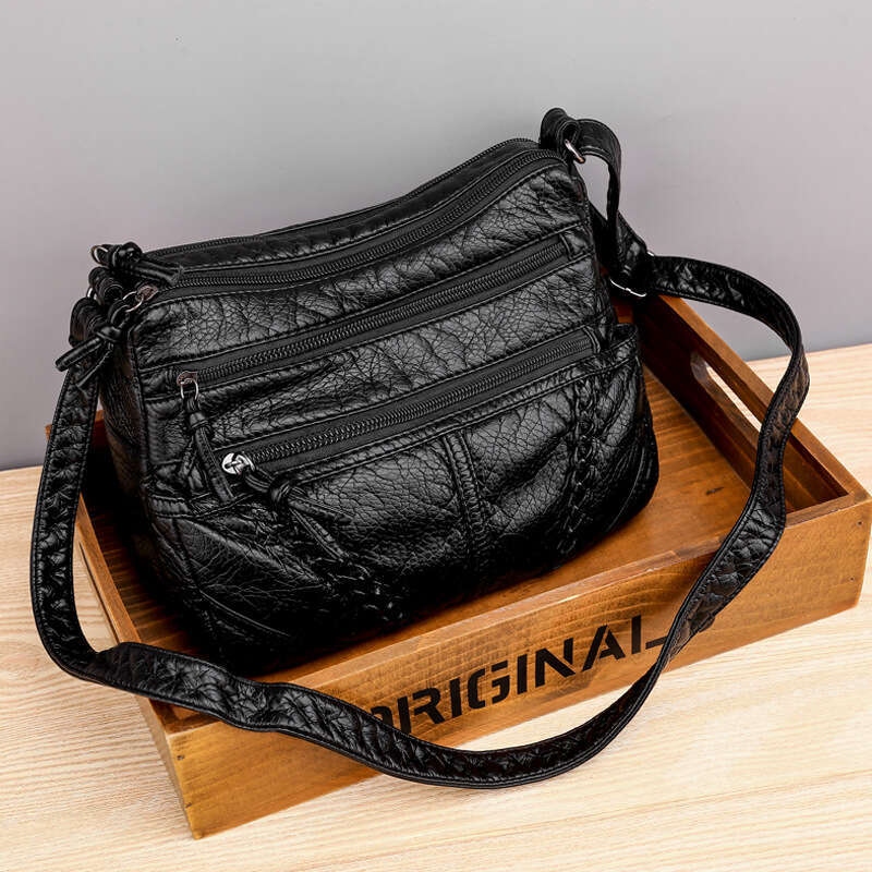 d1 Crossbody Fashion 2021 New Bag Soft Leather Texture Large Capacity Middle aged Women's One Shoulder Backpack Trend