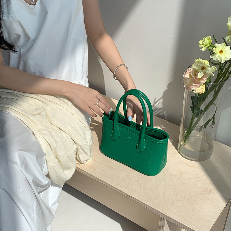 2025 New Portable Portable Basket Bag Casual Korean Version Large Capacity Foreign Style All Small Crossbody Bag Female Designer Bag