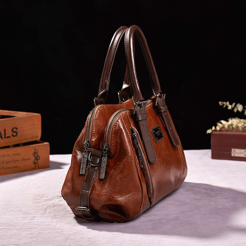 97 2024 Xiti Paul's new fashionable crescent bag, hand-held crossbody, large capacity multi compartment women's bag